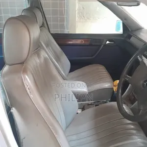 Mercedes-Benz W124 1990 Silver