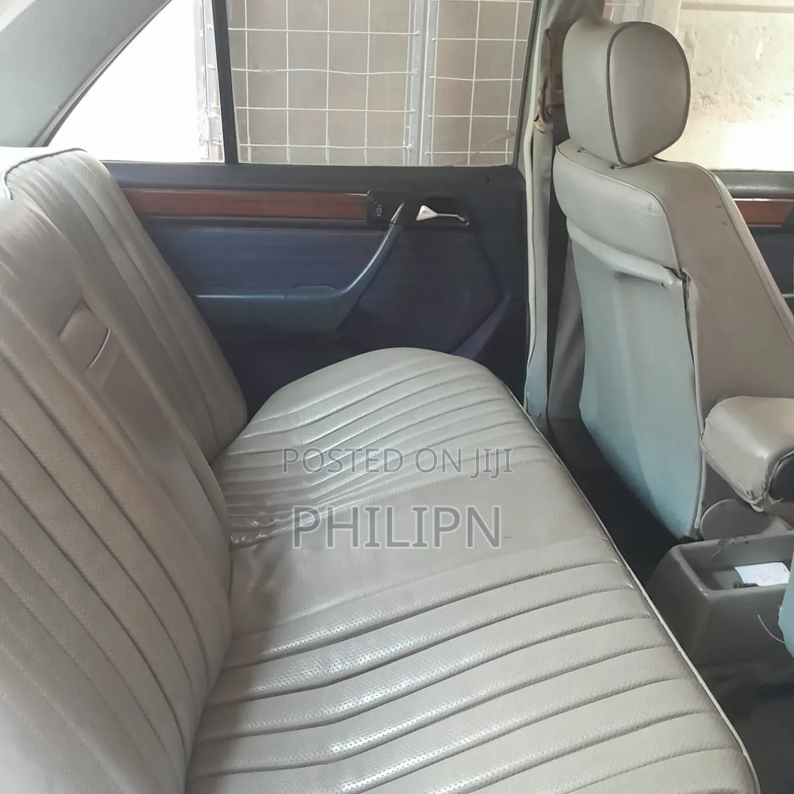 Mercedes-Benz W124 1990 Silver