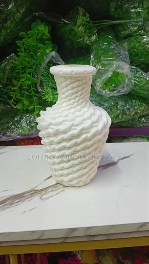 Textured White Decorative Table Top Vase - thumbnail 2