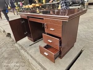 Executive Working Station 22