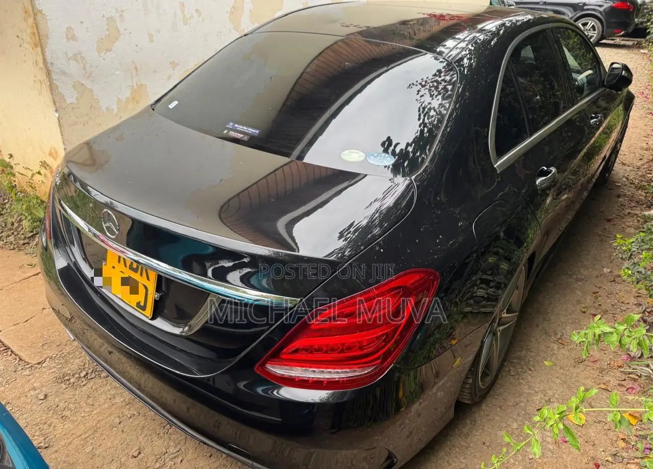 Mercedes-Benz C200 2015 Black