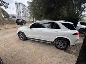 Mercedes-Benz GLE-Class GLE 400d 4MATIC 2021 Pearl