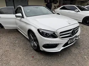 Mercedes-Benz C200 2017 Pearl