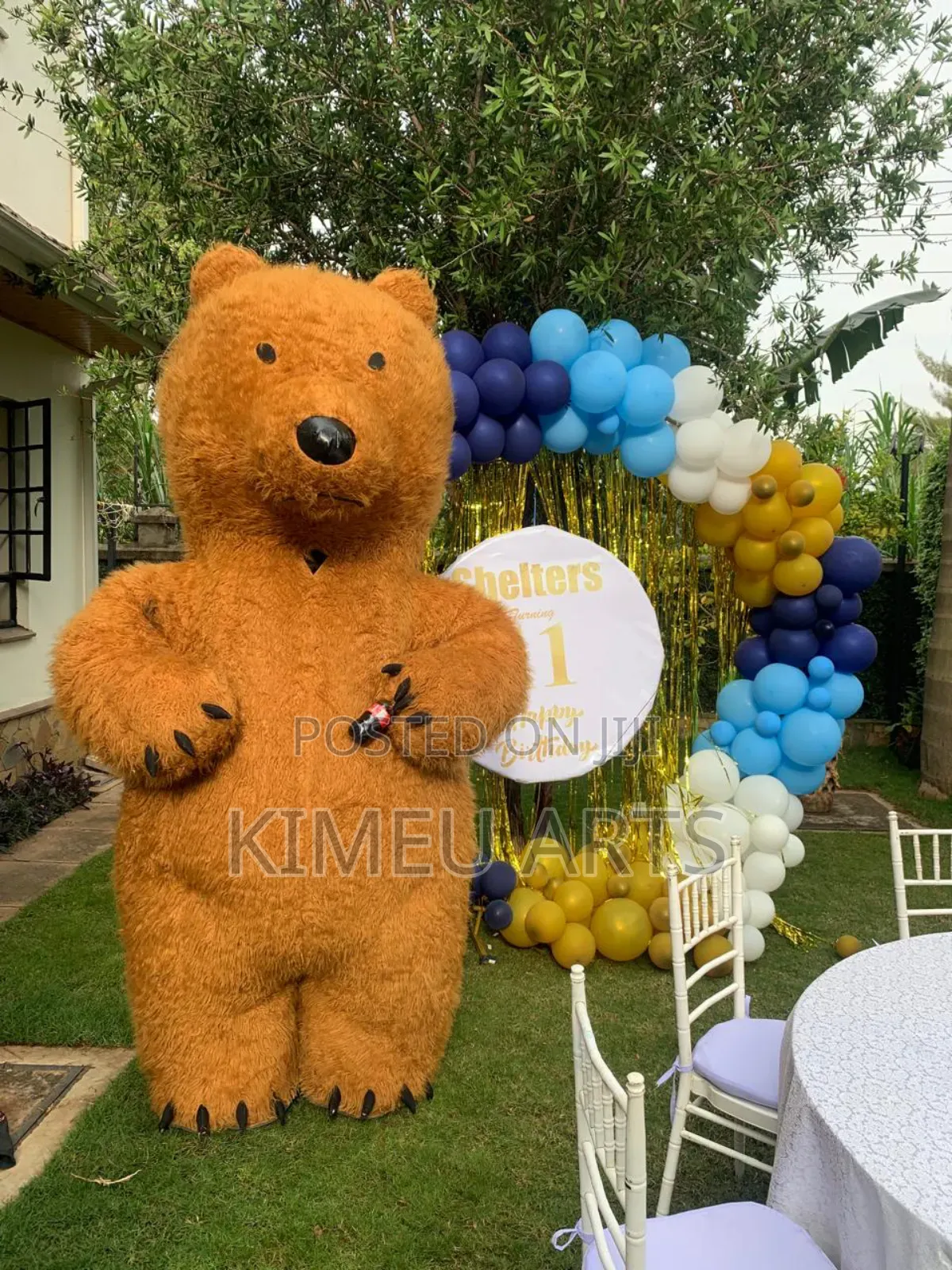 Photo Booths and Balloon Decor for Hire During Social Events