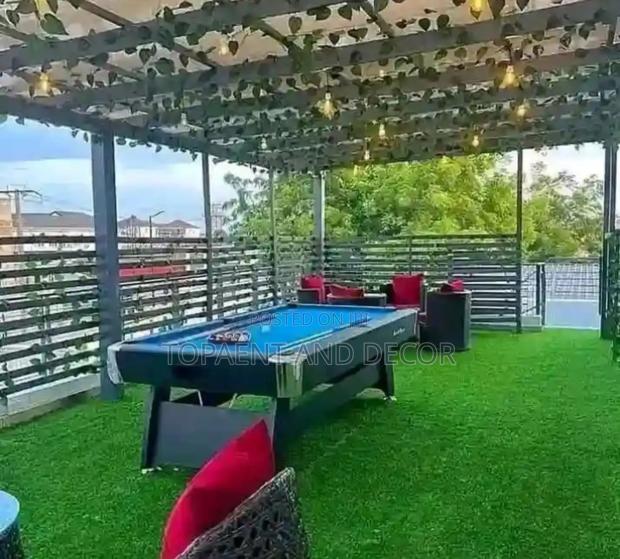 Lush Green Artificial Carpet Perfect for Indoor and Outdoor