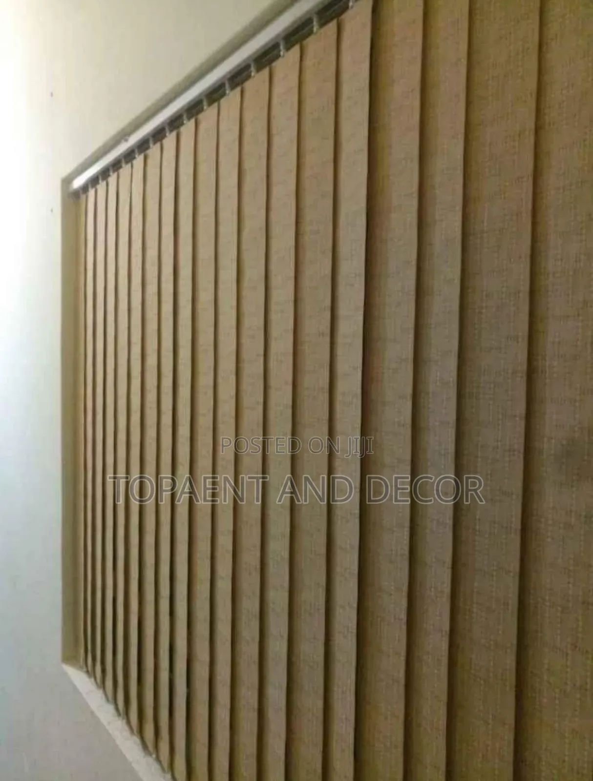 Vertical Luxury Window Blinds Neat and Adjustable