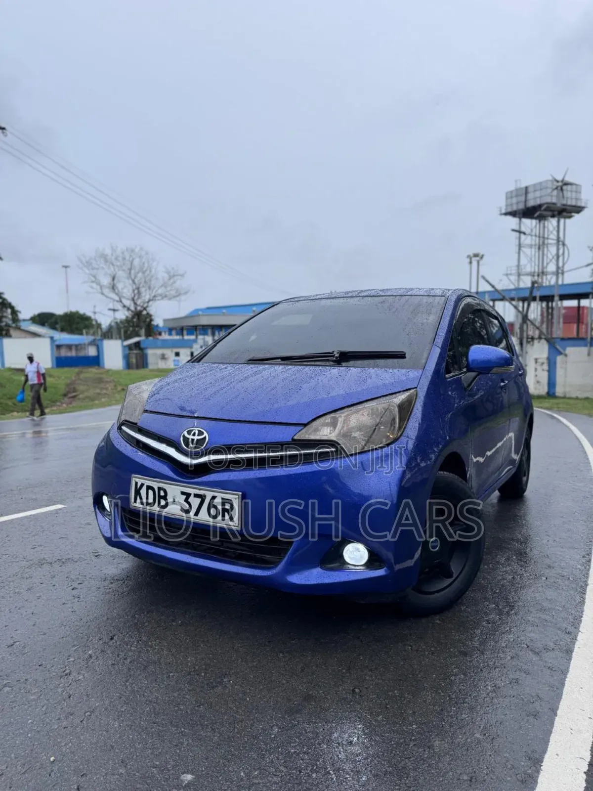 Toyota Ractis 2013 Blue
