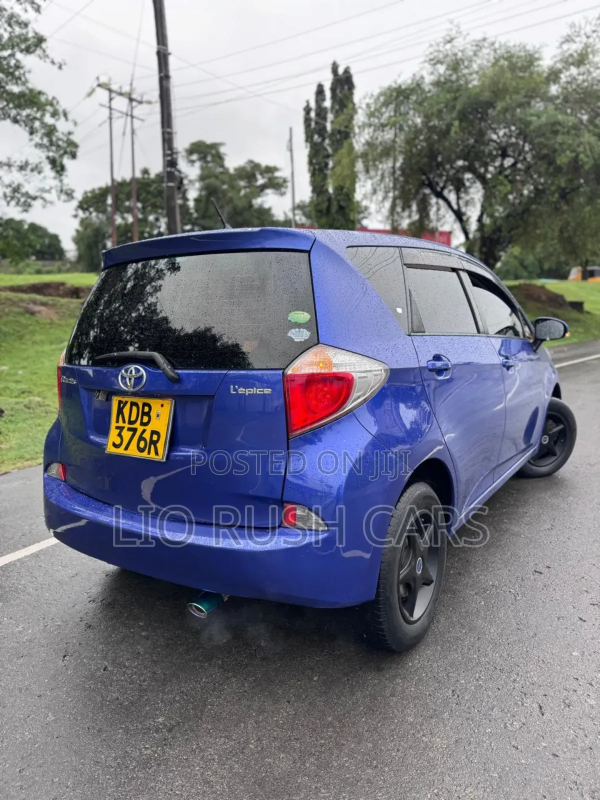Toyota Ractis 2013 Blue