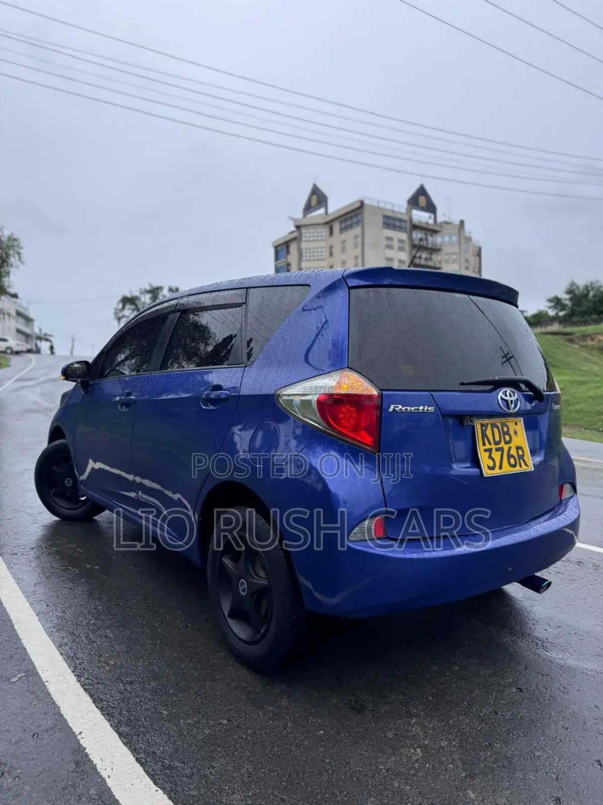 Toyota Ractis 2013 Blue