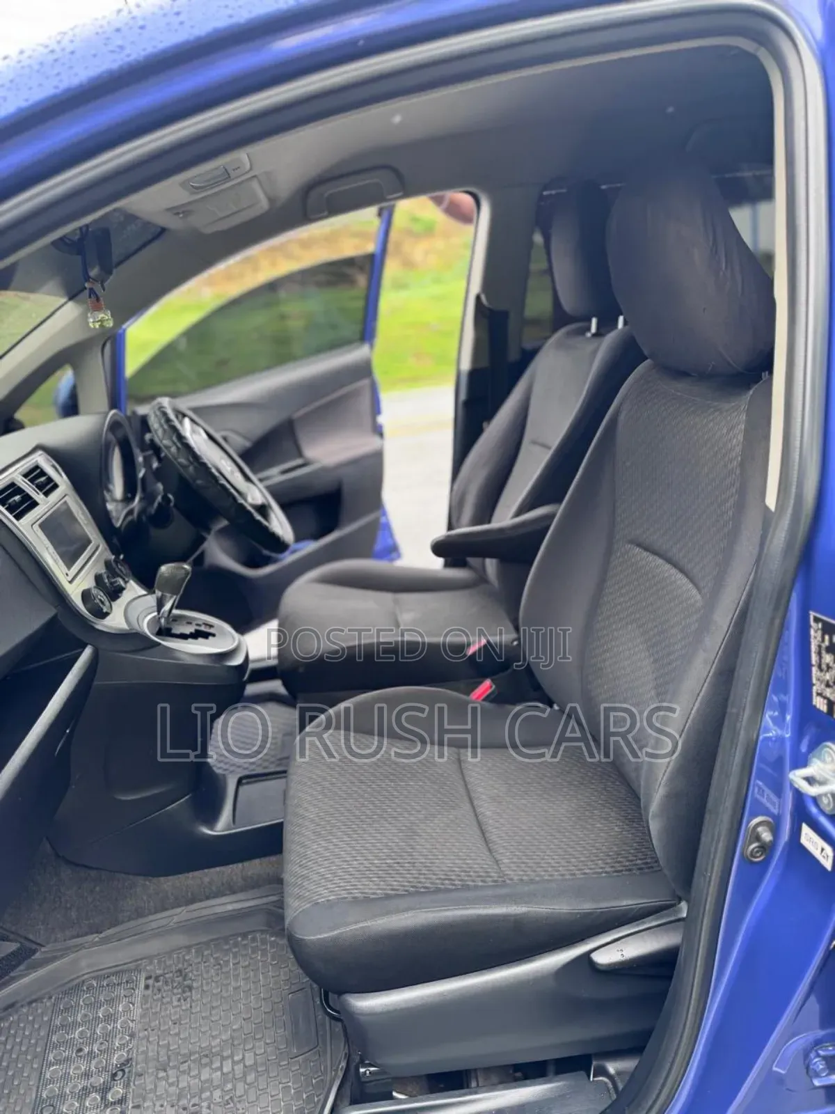 Toyota Ractis 2013 Blue
