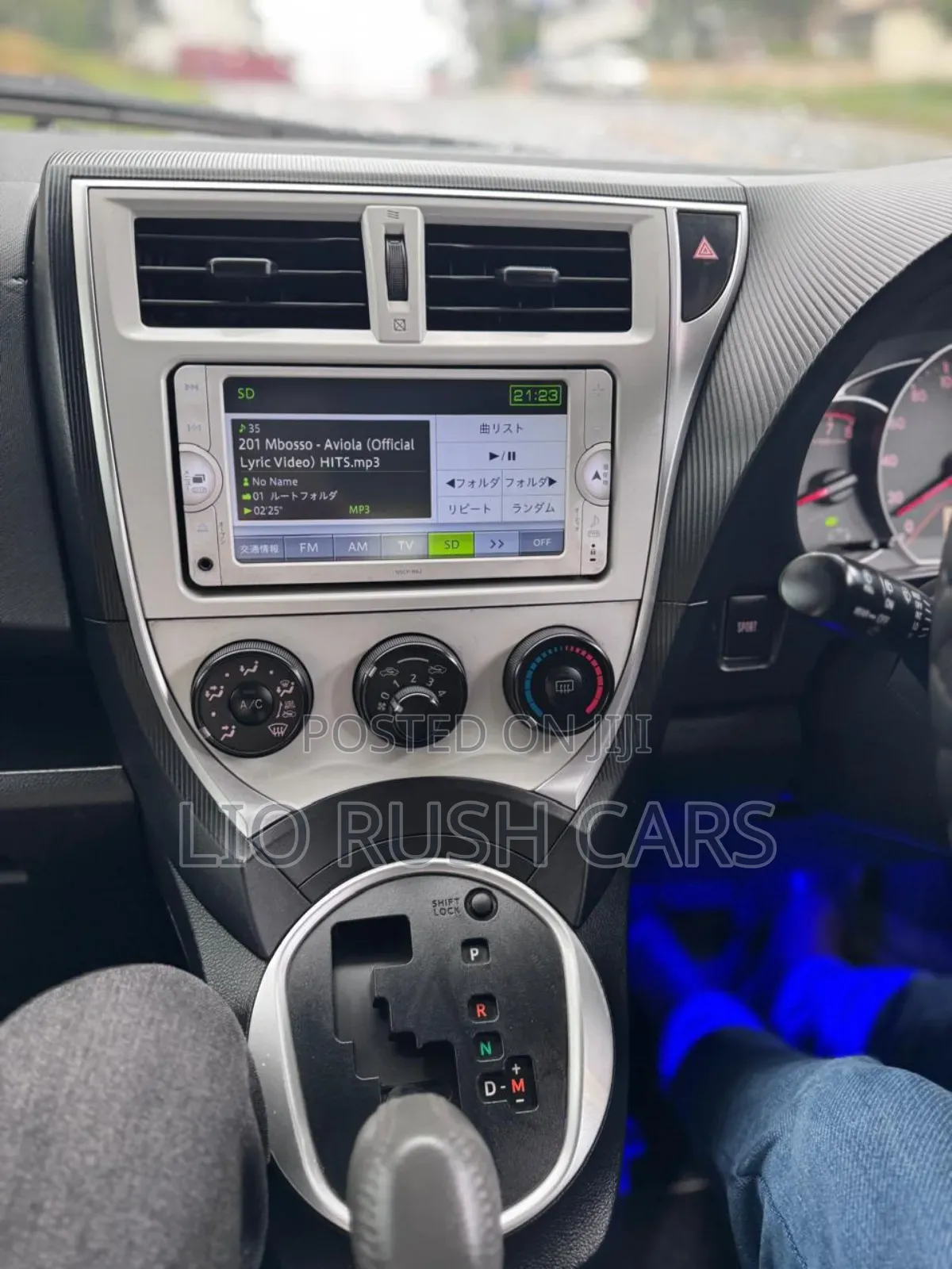 Toyota Ractis 2013 Blue