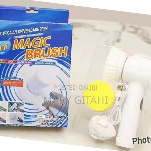 *Usb Rechargable Magic Brush