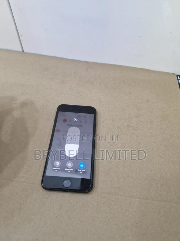 Apple iPhone SE 64 GB Black - thumbnail 5