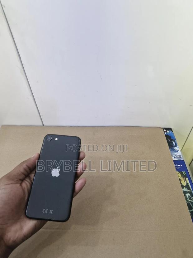 Apple iPhone SE 64 GB Black - thumbnail 3