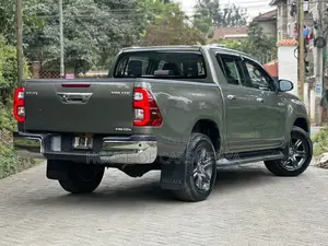 Toyota Hilux 2.4 Diesel 2020 Brown