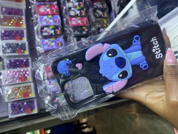 Esstore iPhone 13 Pro Max Cartoon Bear Silicone Case - thumbnail 2