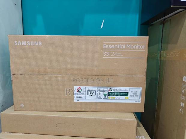 Samsung Essential S3 24" Monitor - main view