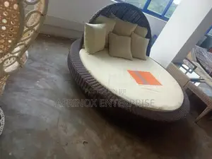 Circular Outdoor Sun Lounger