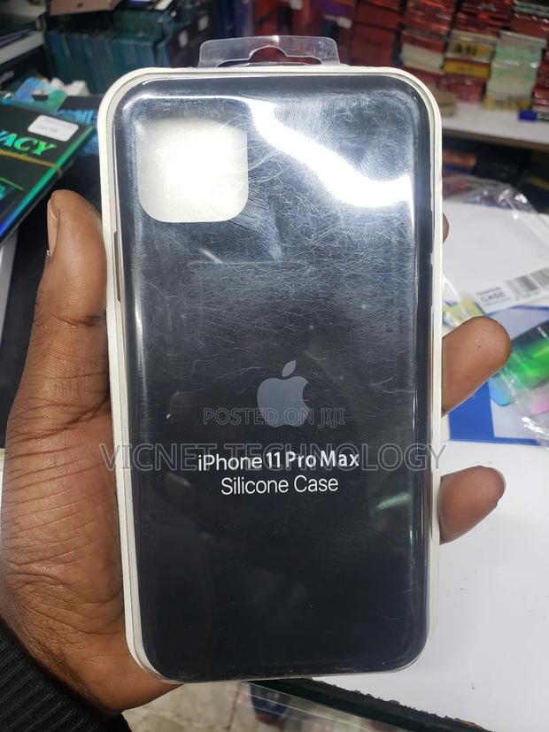 iPhone 11 Pro Max Silicone Case - thumbnail 2