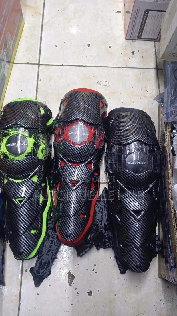 Quality Knee Guards - Strechable Knee Guards - main view