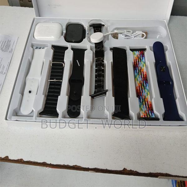 I60 Ultra Smart Watch 2.3inch Screen - Earbuds and 2 Dails