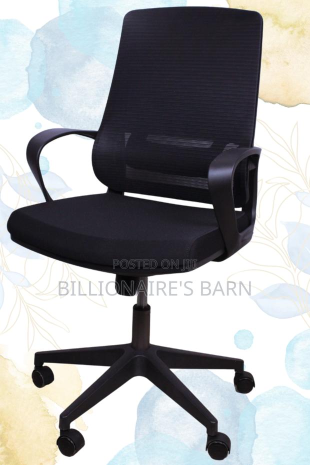 Office Chairs: Black Swivel Mesh Office Chair(Mid-Back)