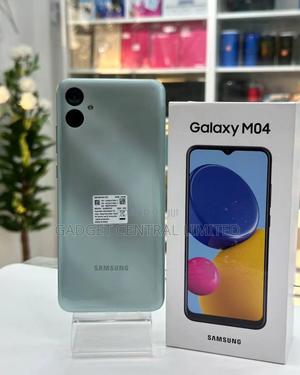 New Samsung Galaxy M04 128 GB Green - main view