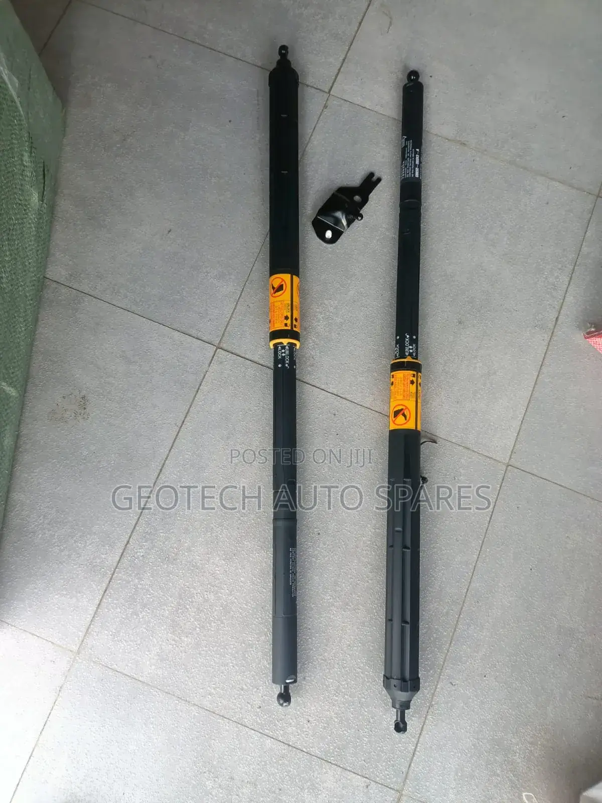 Prado Fj150 Boot Shocks Available