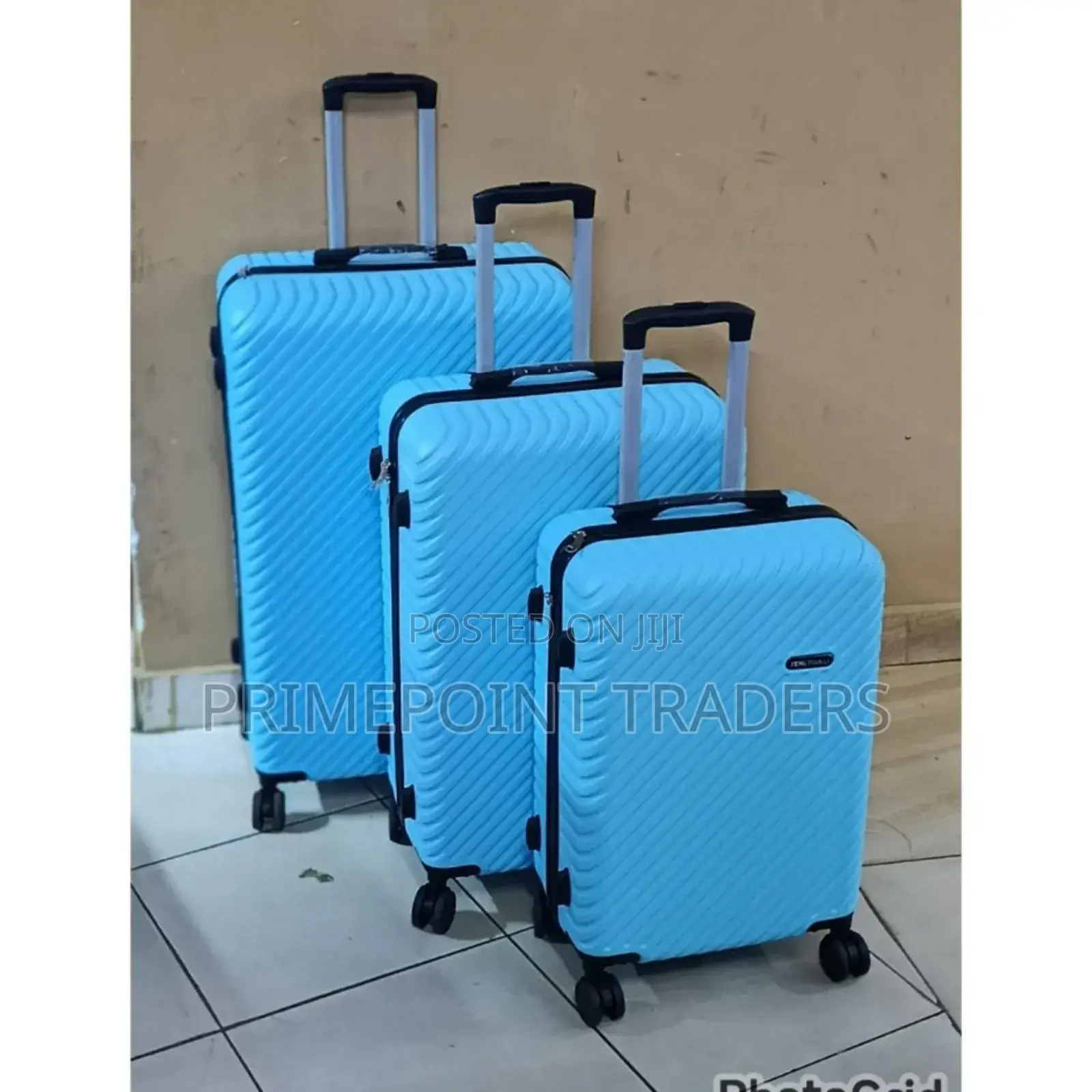 Price Drop 3 in 1 Luxurious Fibre Suitcase✓