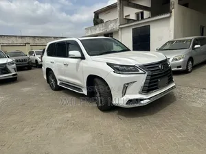 Lexus LX 570 AWD 2016 White