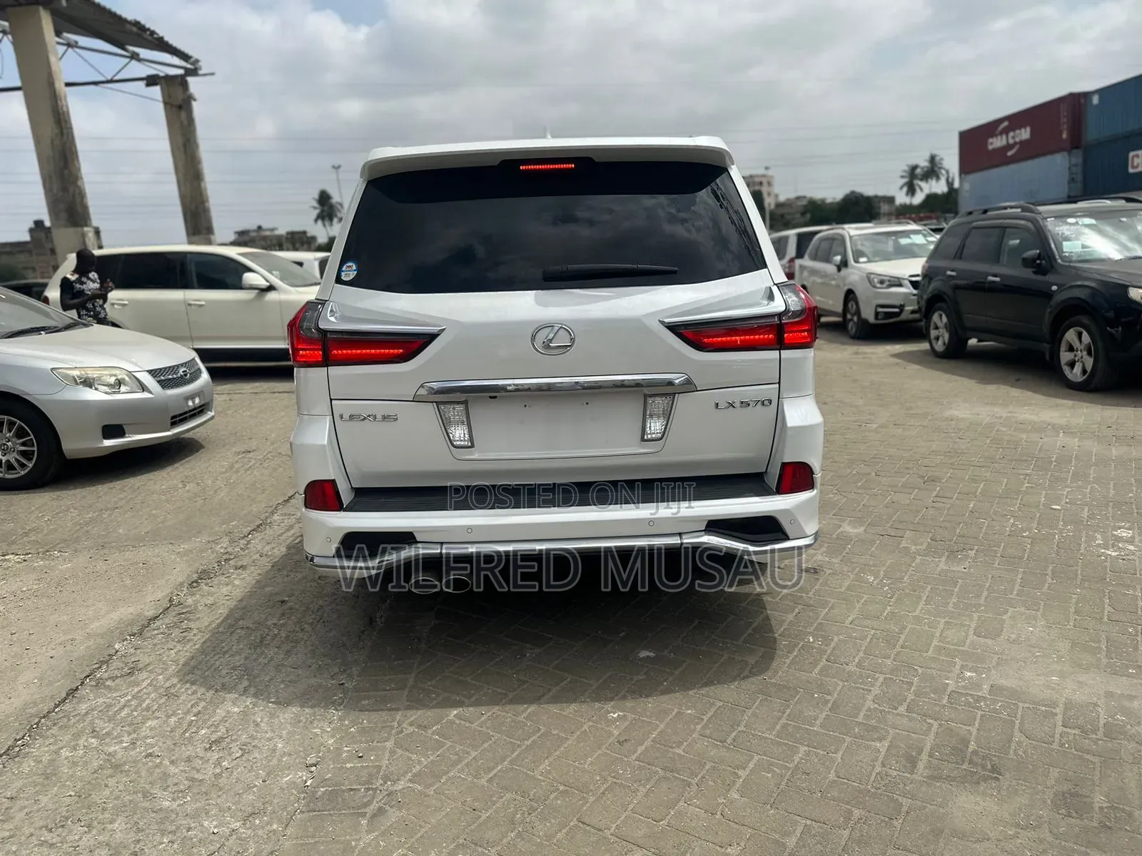 Lexus LX 570 AWD 2016 White