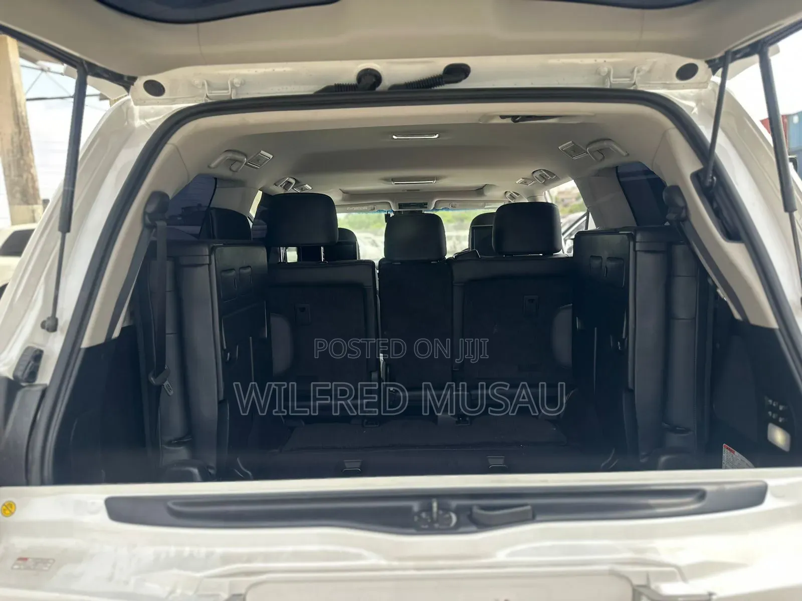Lexus LX 570 AWD 2016 White