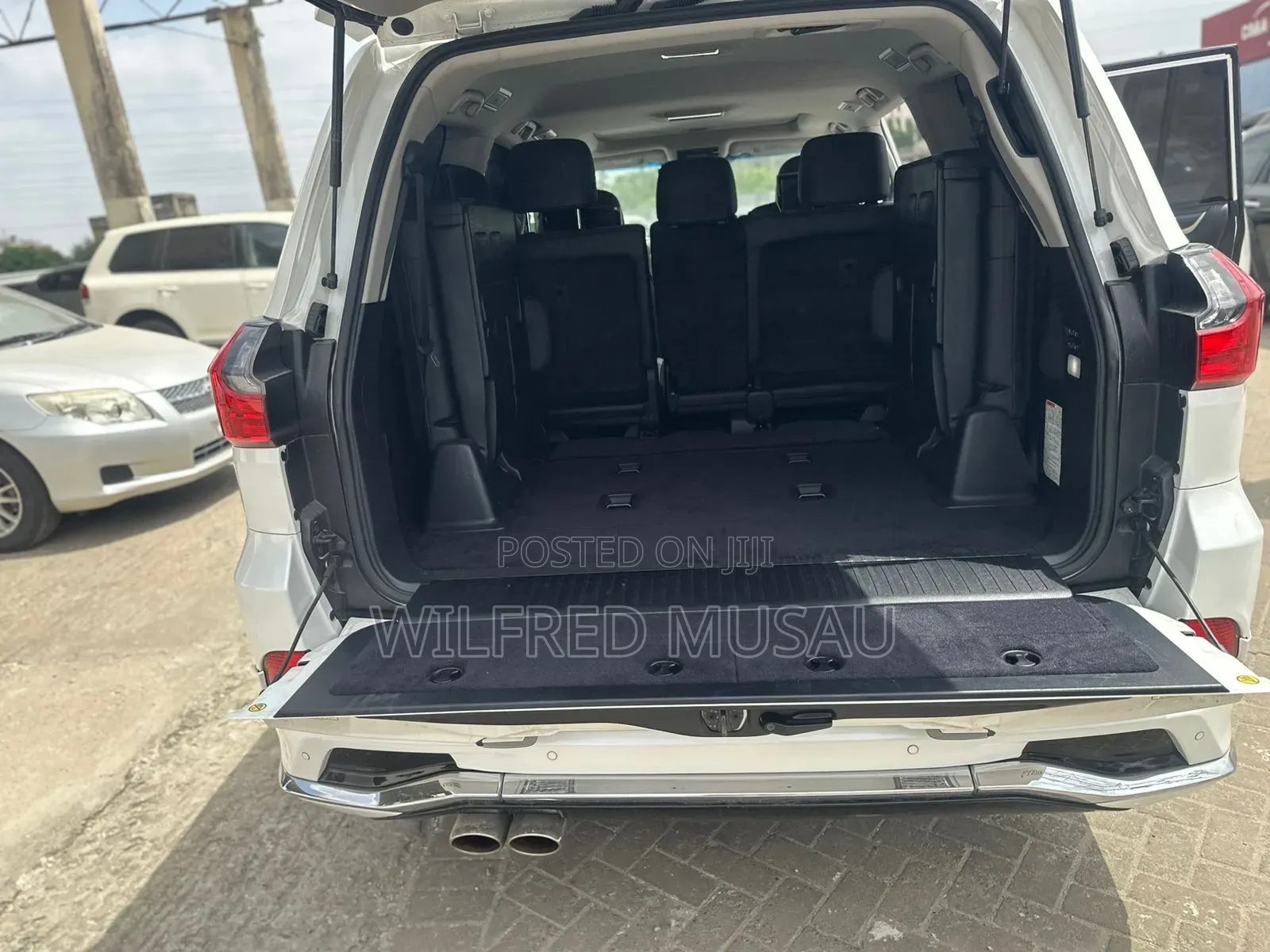 Lexus LX 570 AWD 2016 White