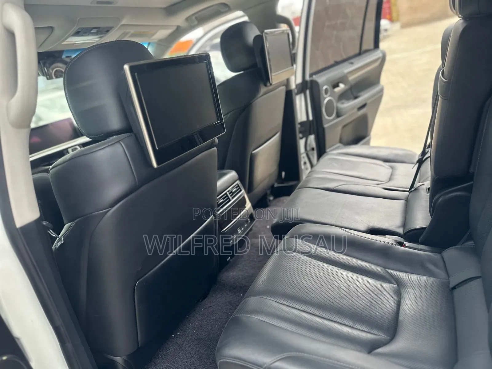 Lexus LX 570 AWD 2016 White