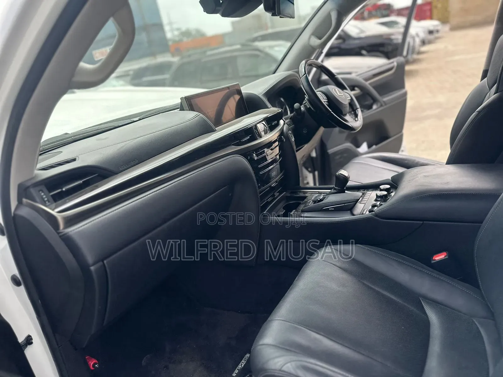 Lexus LX 570 AWD 2016 White