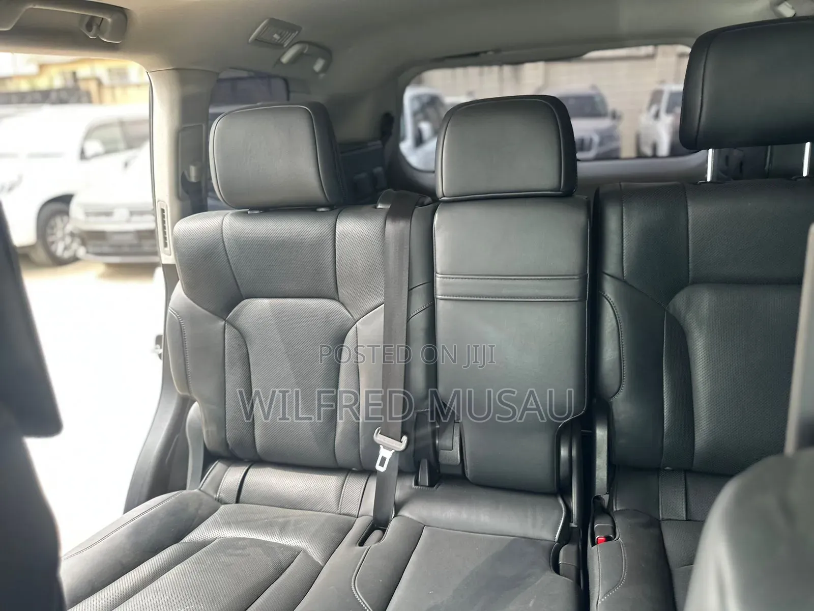 Lexus LX 570 AWD 2016 White