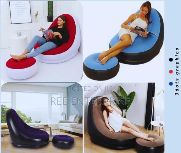 Small Sizeinflatable Seat, With Foot Rest and a Manual Pump - main view
