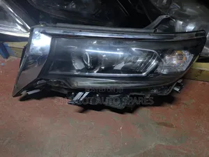 Land Cruiser Prado V8 Xenon Headlight