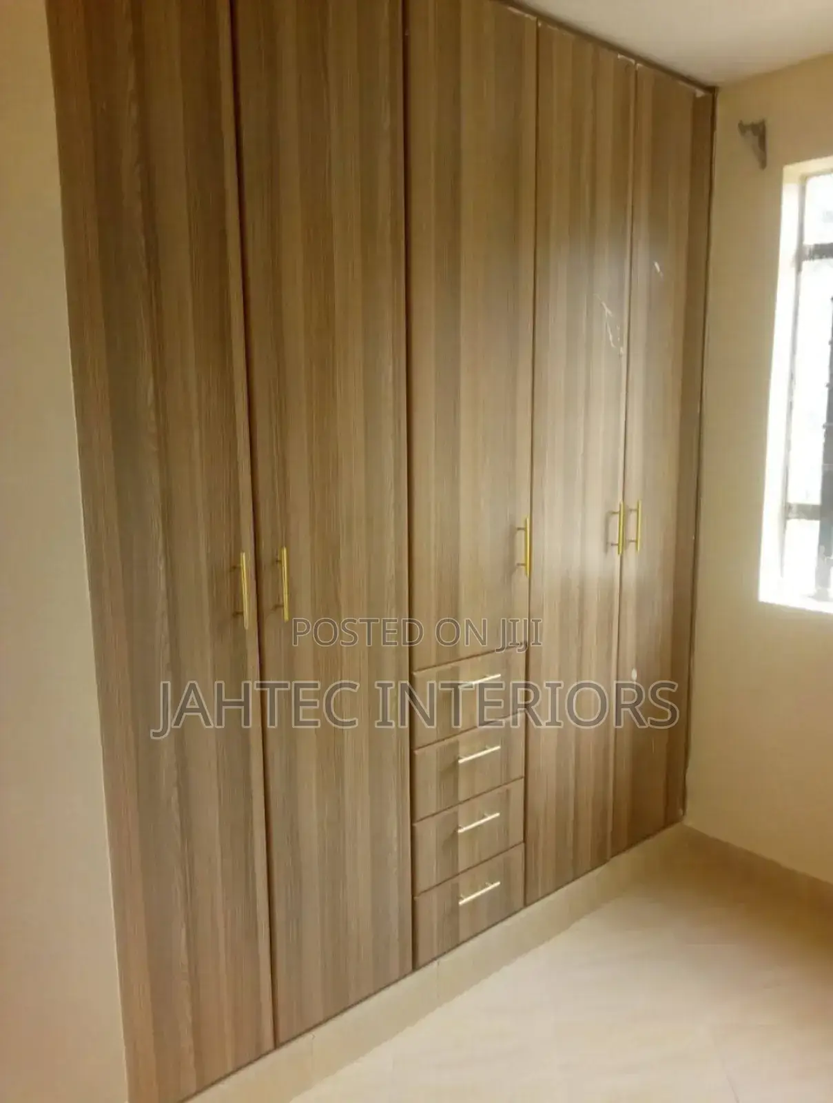 Kitchen Cabinets Installing and Wardrobes Experts