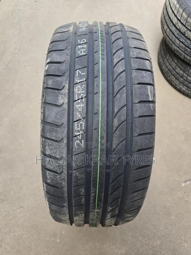 245/45r17 Boto Tyre - thumbnail 2