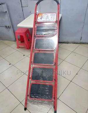 Retractable 6 Step Ladder - thumbnail 2