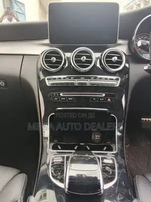 Mercedes-Benz C180 2018 Blue