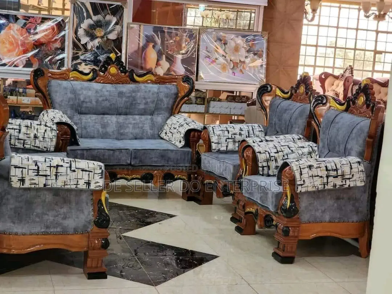 Antique Sofaset 7seater