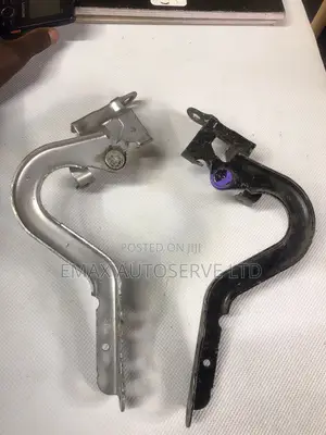 Bonnet Hinges Vitz 2012 Price for One