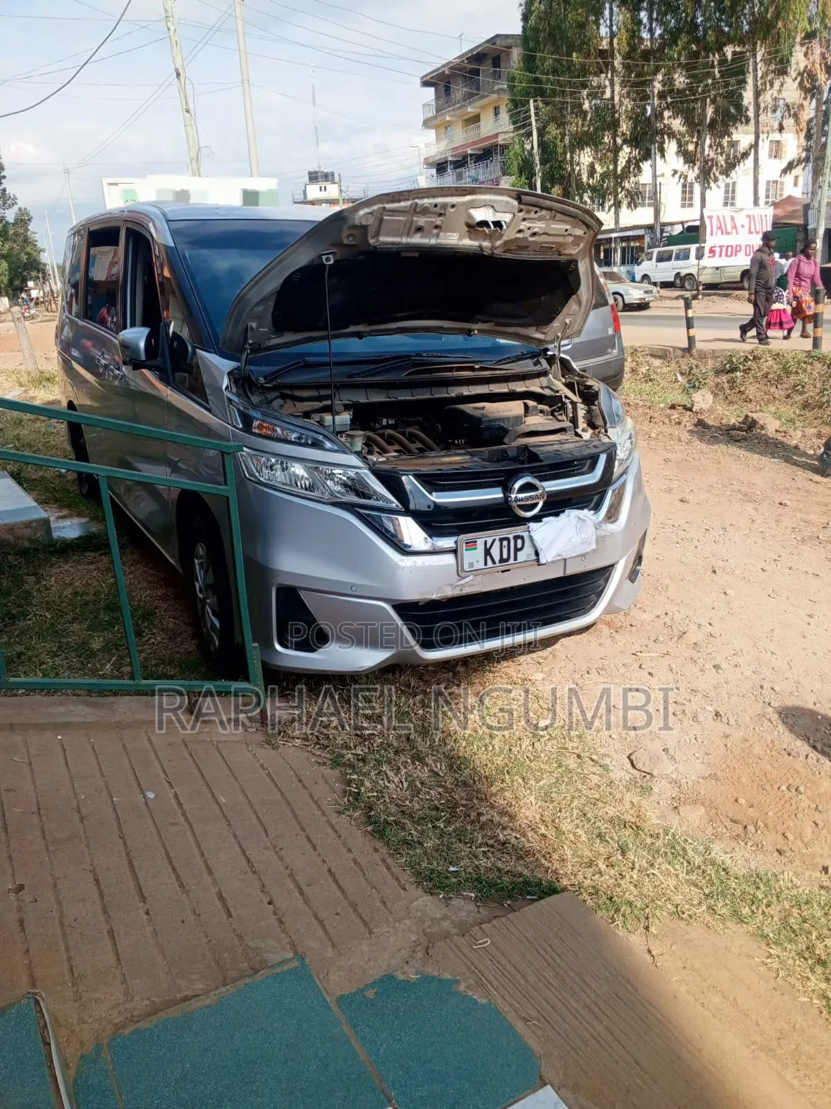 New Nissan Serena 2017 Silver