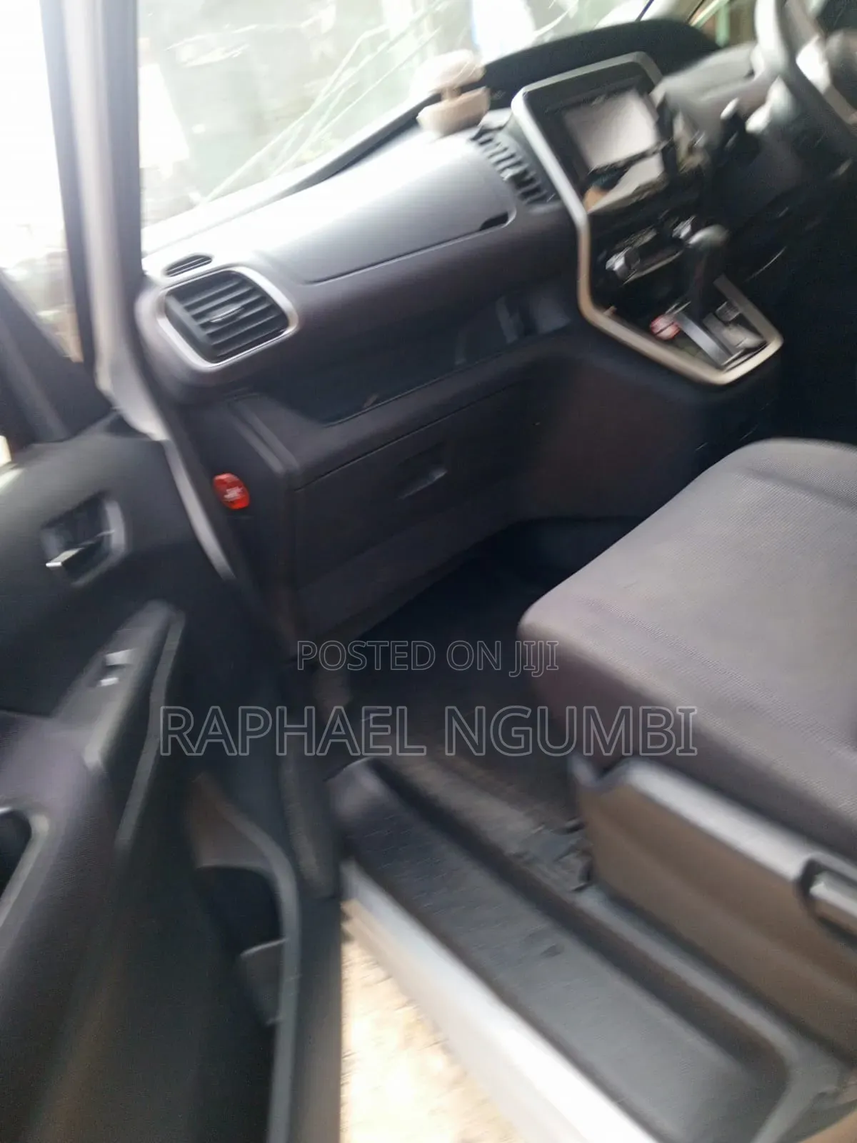 New Nissan Serena 2017 Silver