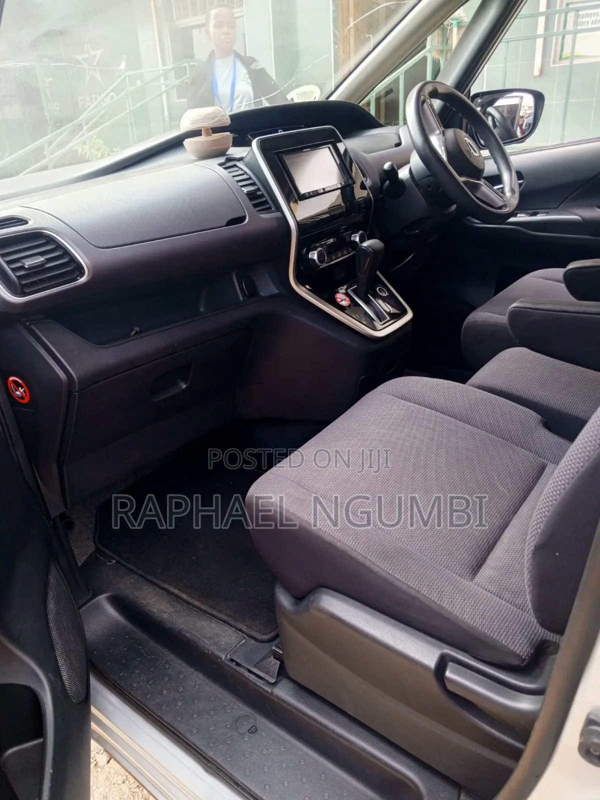 New Nissan Serena 2017 Silver