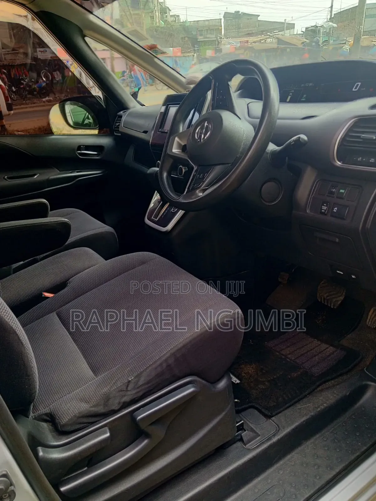 New Nissan Serena 2017 Silver