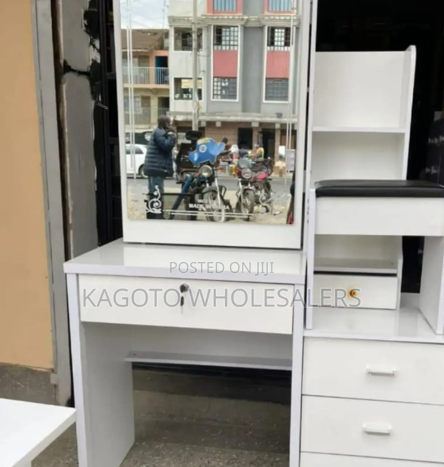 White Dressing Table With Sliding Mirror /Large Size D-01*