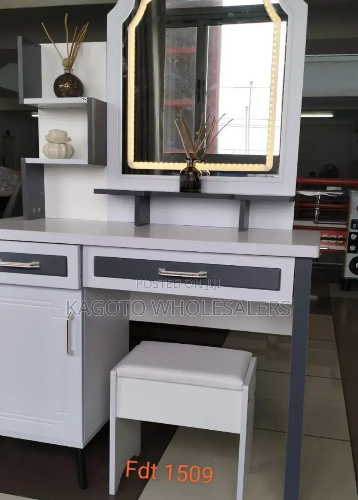 Executive Big Dressing Table With Sliding Mirror/ New E-07*